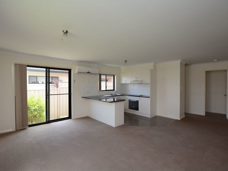 Photo - 1/15-17 Connell St , Old Bar NSW 2430 - Image 2