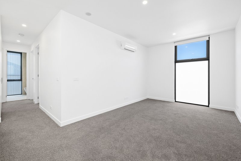 Photo - 1/15-17 Station Avenue, Mckinnon VIC 3204 - Image 4