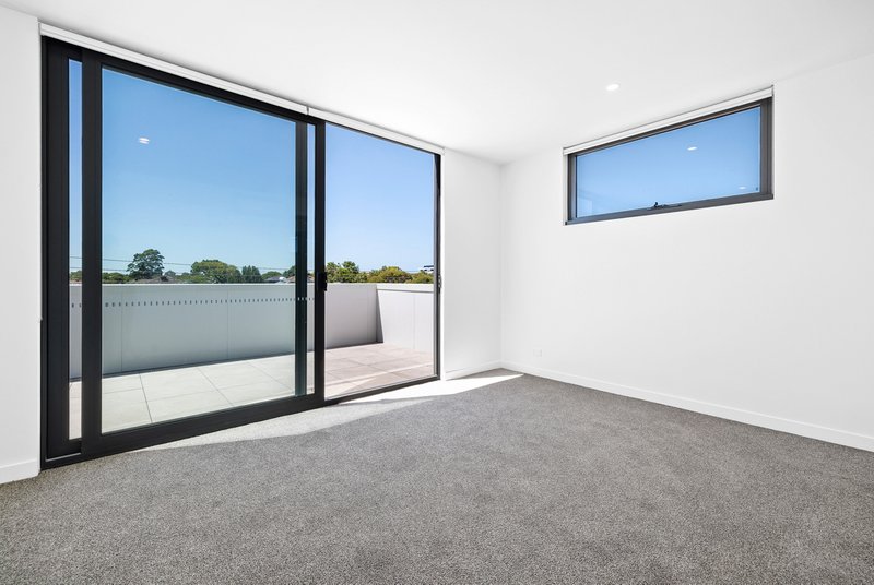 Photo - 1/15-17 Station Avenue, Mckinnon VIC 3204 - Image 5