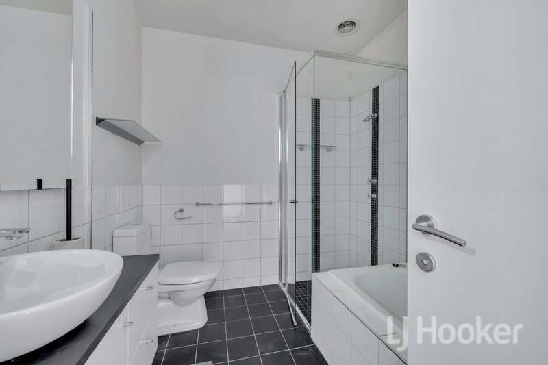 Photo - 1/15-19 Stawell Street, North Melbourne VIC 3051 - Image 6