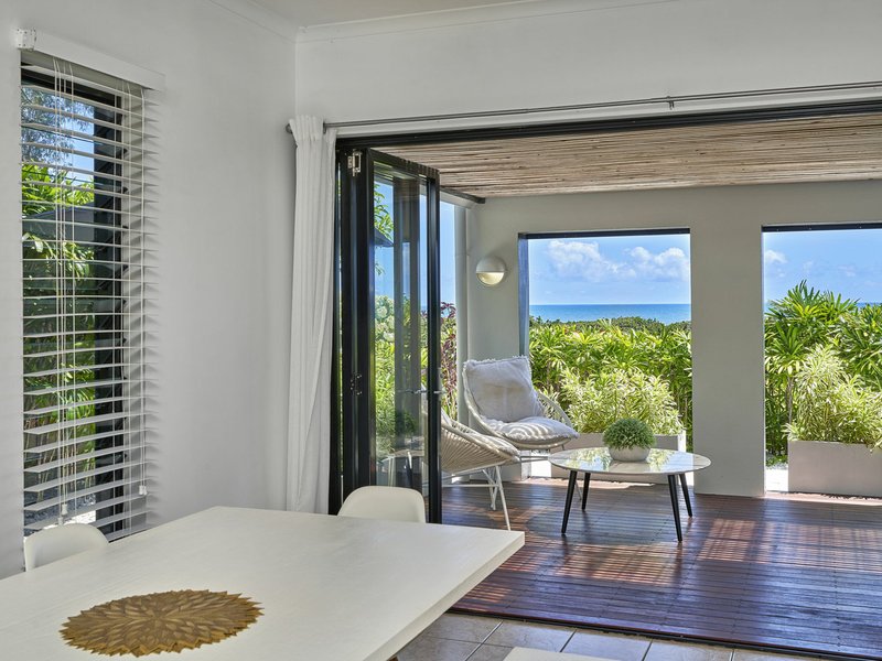 Photo - 11/5-7 Arlington Esplanade, Clifton Beach QLD 4879 - Image 4