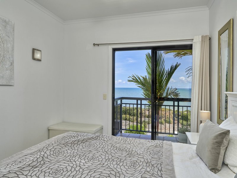 Photo - 11/5-7 Arlington Esplanade, Clifton Beach QLD 4879 - Image 10