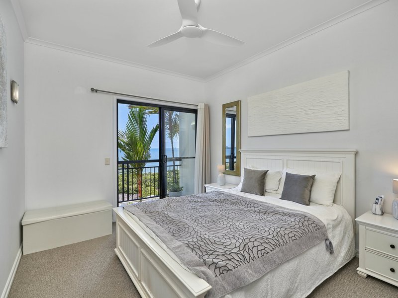 Photo - 11/5-7 Arlington Esplanade, Clifton Beach QLD 4879 - Image 11