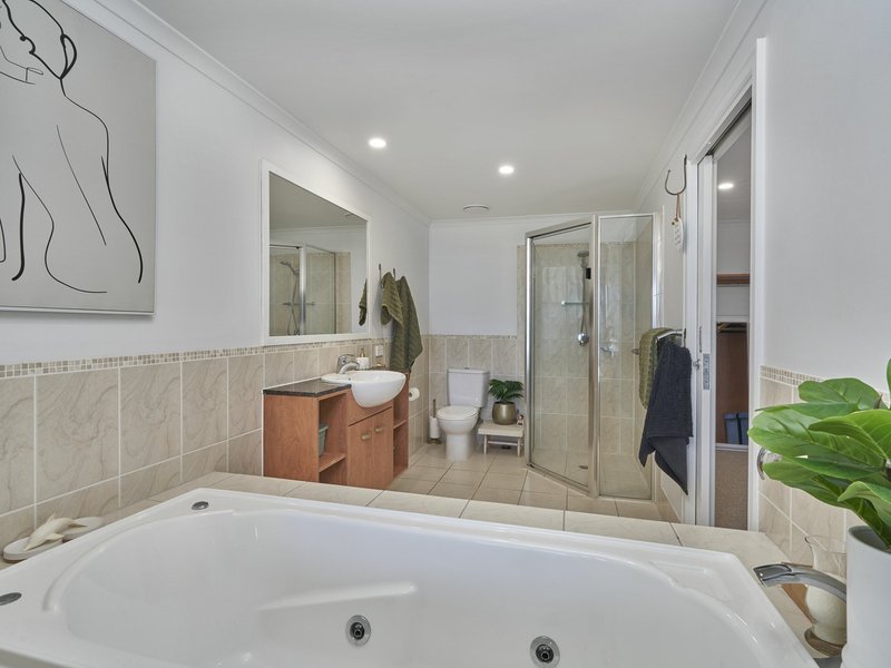 Photo - 11/5-7 Arlington Esplanade, Clifton Beach QLD 4879 - Image 14