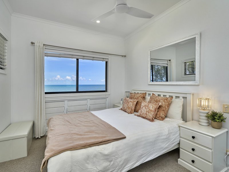 Photo - 11/5-7 Arlington Esplanade, Clifton Beach QLD 4879 - Image 19
