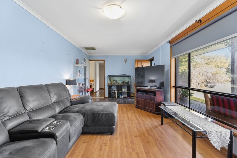 Photo - 115 Barcelona Road, Noarlunga Downs SA 5168 - Image 3