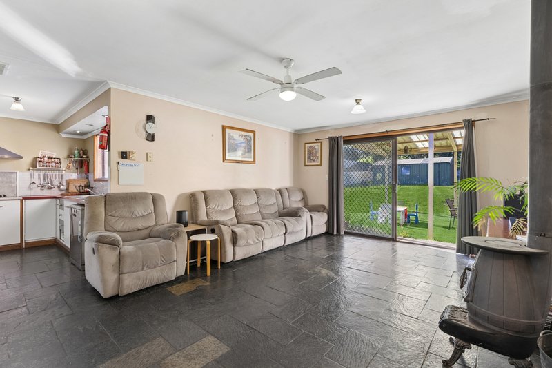 Photo - 115 Barcelona Road, Noarlunga Downs SA 5168 - Image 4
