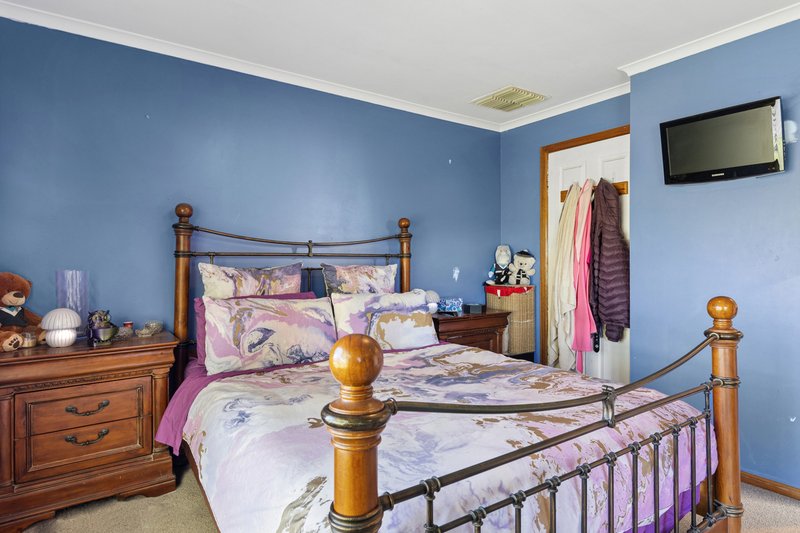 Photo - 115 Barcelona Road, Noarlunga Downs SA 5168 - Image 10