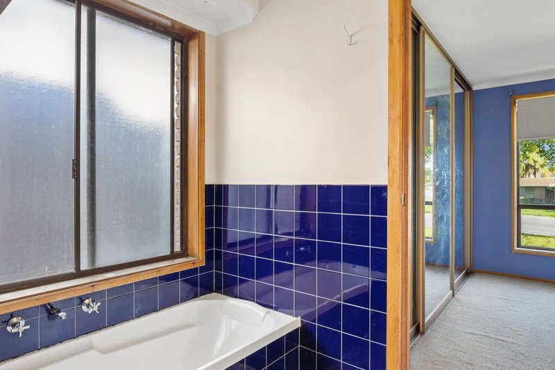 Photo - 115 Barcelona Road, Noarlunga Downs SA 5168 - Image 11