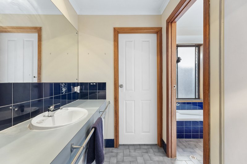 Photo - 115 Barcelona Road, Noarlunga Downs SA 5168 - Image 12