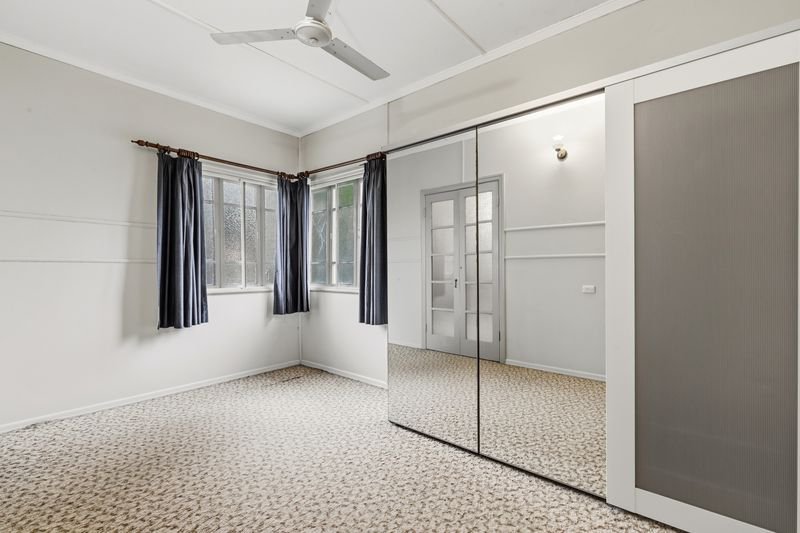 Photo - 115 Borden Street, Sherwood QLD 4075 - Image 6