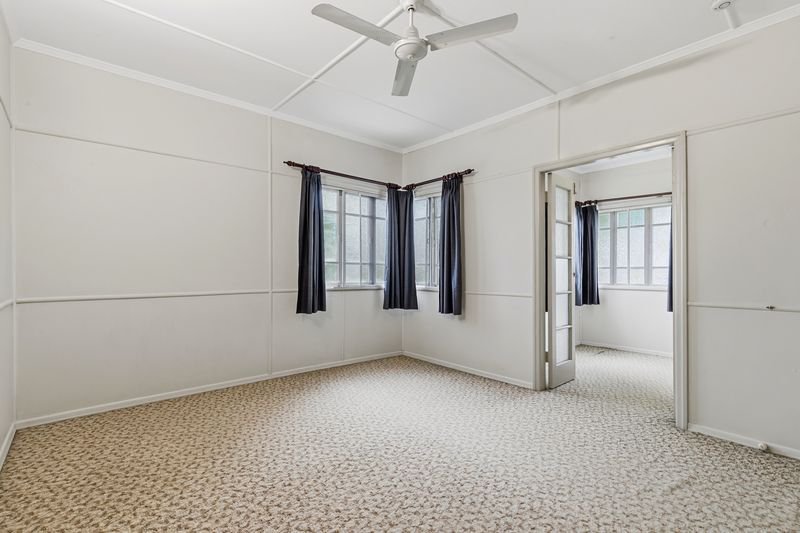 Photo - 115 Borden Street, Sherwood QLD 4075 - Image 7
