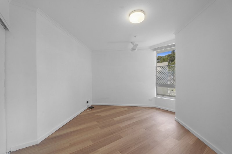 Photo - 1/15 Brighton Street, Biggera Waters QLD 4216 - Image 7