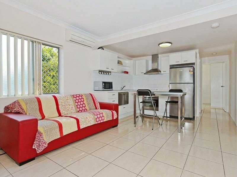 Photo - 1/15 Buckby Street, Nundah QLD 4012 - Image 4