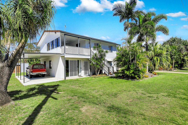 Photo - 115 Burrum Street, Burrum Heads QLD 4659 - Image 2