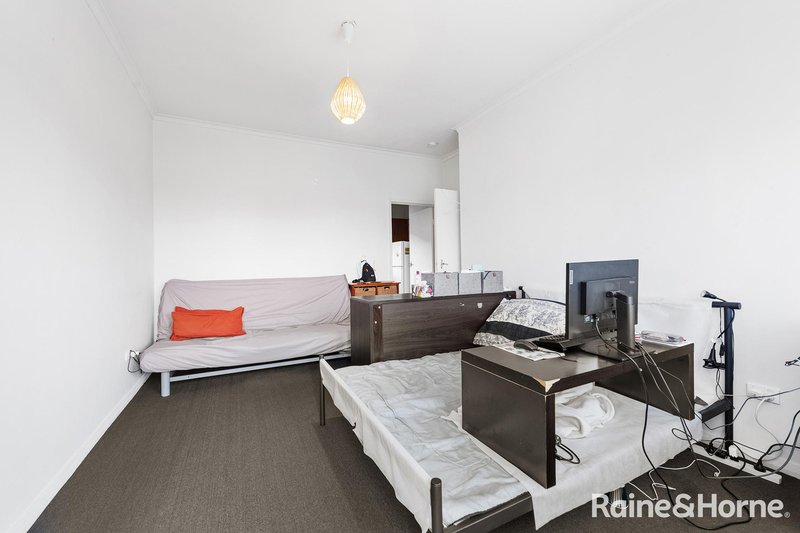 Photo - 11/5 Carmichael Street, West Footscray VIC 3012 - Image 4