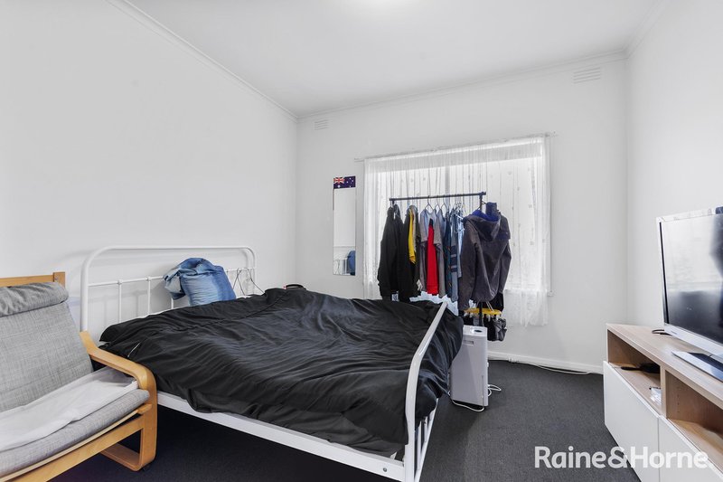 Photo - 11/5 Carmichael Street, West Footscray VIC 3012 - Image 5