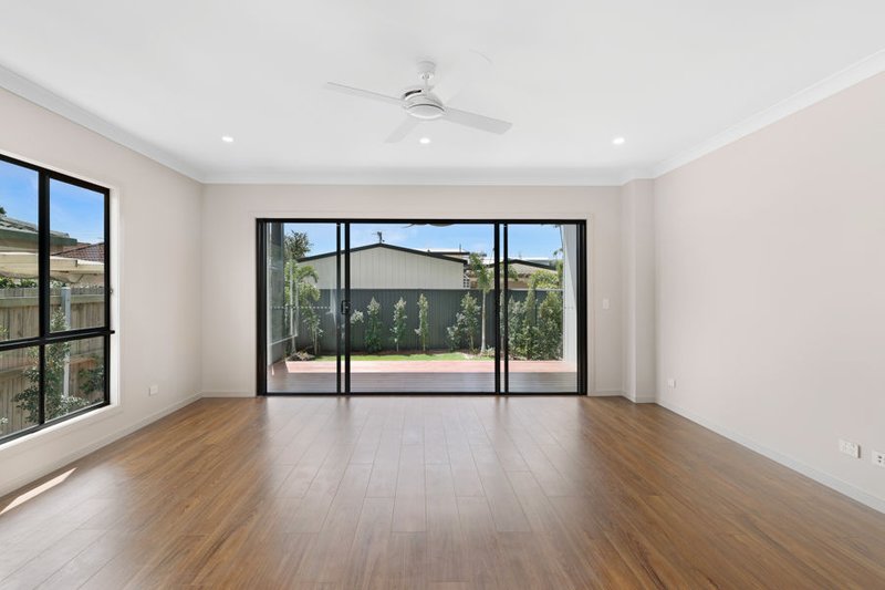 Photo - 1/15 Cawthray Street, Biggera Waters QLD 4216 - Image 9