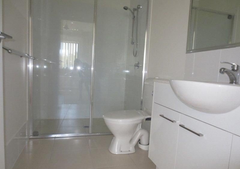 Photo - 1/15 Chrome Drive, Pimpama QLD 4209 - Image 6