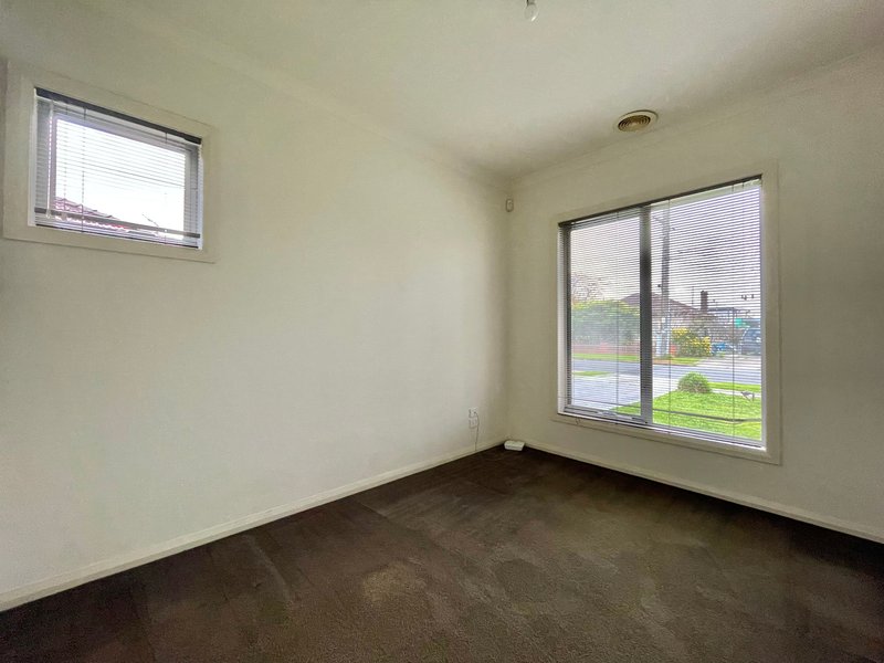 Photo - 1/15 Corrigan Avenue, Brooklyn VIC 3012 - Image 10