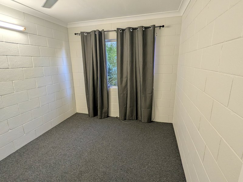 Photo - 1/15 Curtin Street, Westcourt QLD 4870 - Image 5