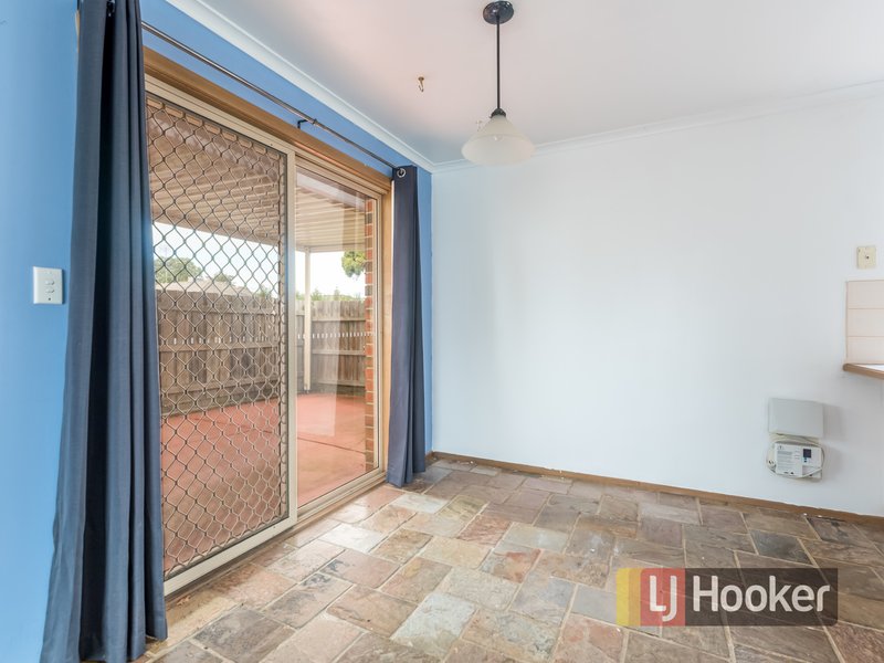 Photo - 1/15 David Avenue, Cranbourne VIC 3977 - Image 5