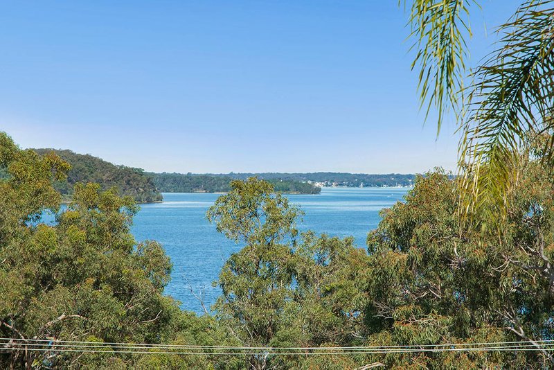 Photo - 115 Dobell Drive, Wangi Wangi NSW 2267 - Image 2