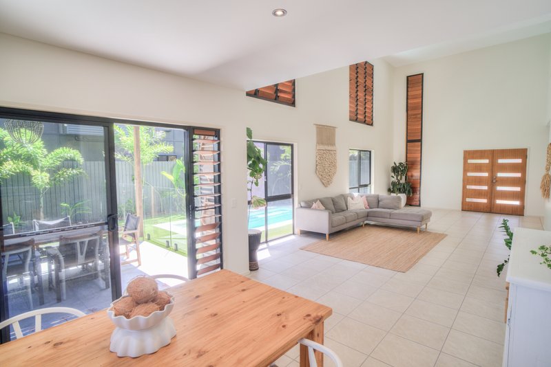 Photo - 1/15 Dolphin Court, Agnes Water QLD 4677 - Image 3