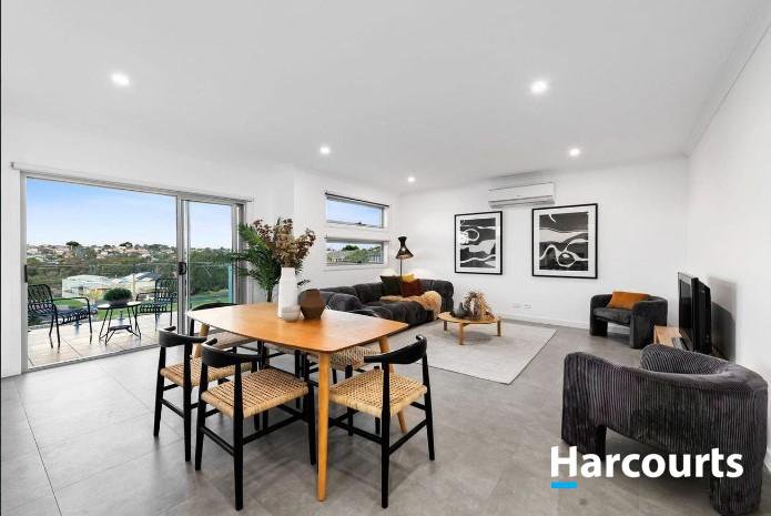 Photo - 1/15 Drina Street, Strathmore VIC 3041 - Image 3