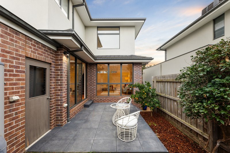 Photo - 1/15 Farleigh Avenue, Burwood VIC 3125 - Image 14