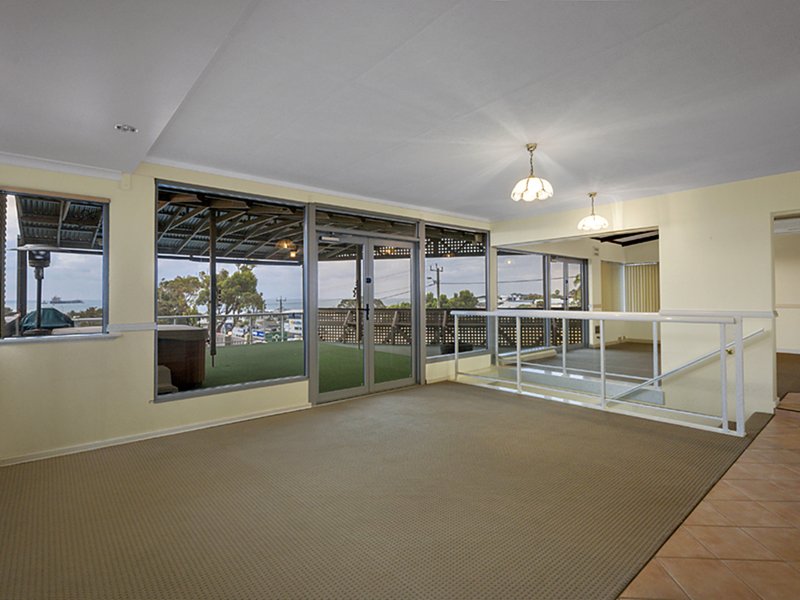 Photo - 115 George Road, Geraldton WA 6530 - Image 6