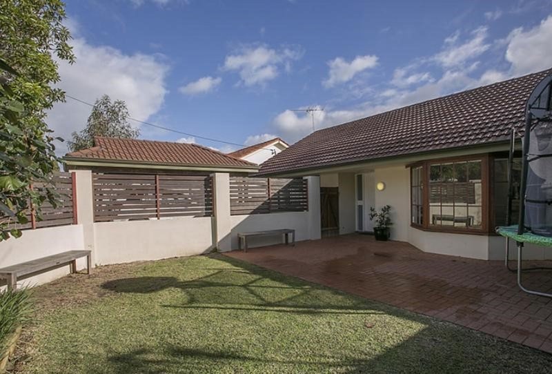 Photo - 115 Gildercliffe Street, Scarborough WA 6019 - Image 2