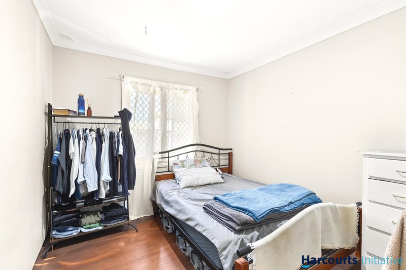 Photo - 115 Girrawheen Avenue, Girrawheen WA 6064 - Image 6