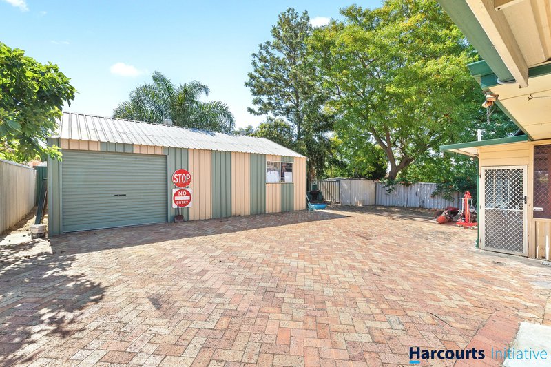 Photo - 115 Girrawheen Avenue, Girrawheen WA 6064 - Image 15