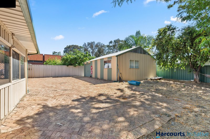 Photo - 115 Girrawheen Avenue, Girrawheen WA 6064 - Image 16