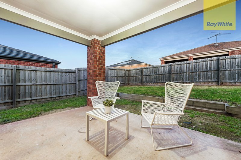 Photo - 115 Golf View Drive, Craigieburn VIC 3064 - Image 10