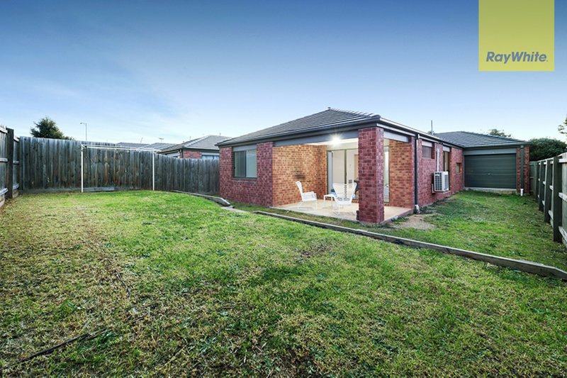 Photo - 115 Golf View Drive, Craigieburn VIC 3064 - Image 11