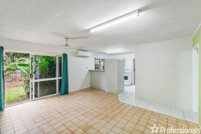 Photo - 1/15 Hall Street, Edge Hill QLD 4870 - Image 2