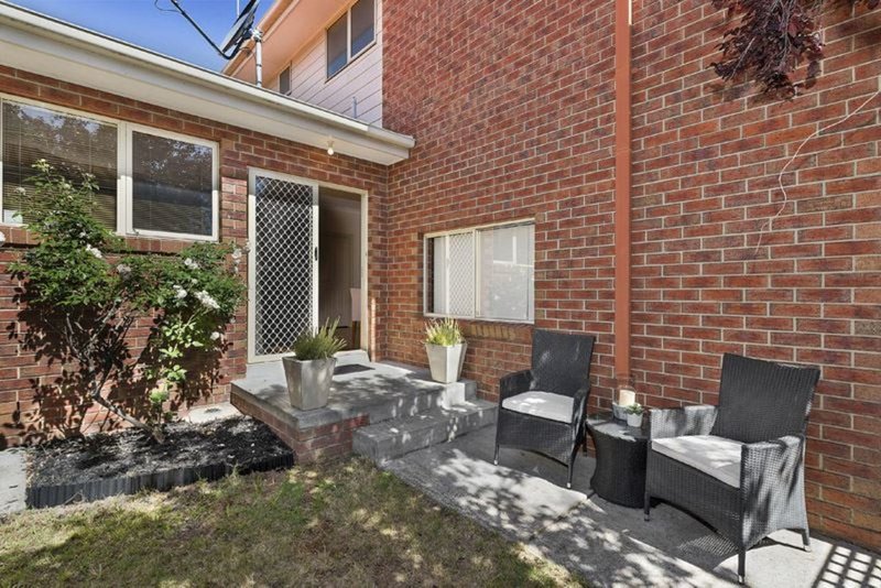 Photo - 1/15 Hillcrest Avenue, Chadstone VIC 3148 - Image 8