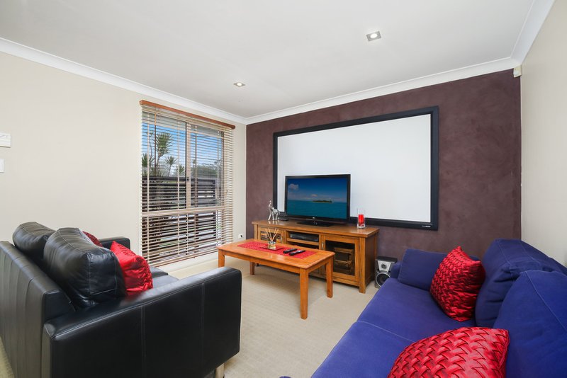 Photo - 115 James Sea Drive, Green Point NSW 2251 - Image 2