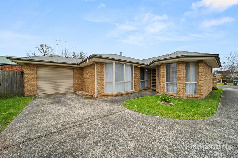 Photo - 1/15 Janette Close, Warragul VIC 3820 - Image 1