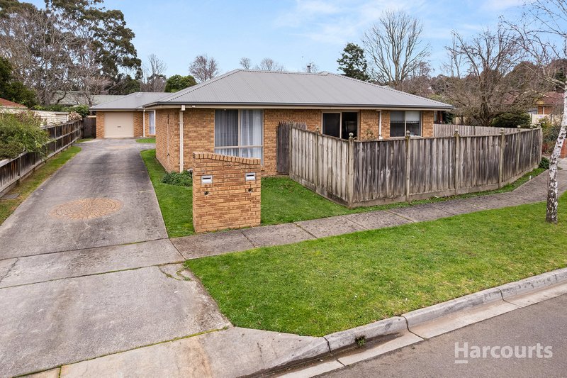 Photo - 1/15 Janette Close, Warragul VIC 3820 - Image 2