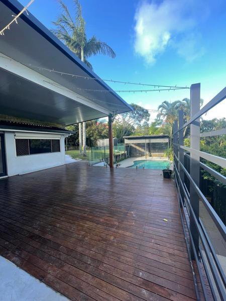 Photo - 115 K P Mcgrath Drive, Elanora QLD 4221 - Image 2