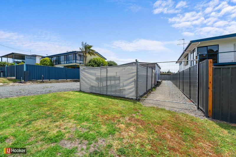 Photo - 115 Lake Bunga Beach Road, Lake Bunga VIC 3909 - Image 5