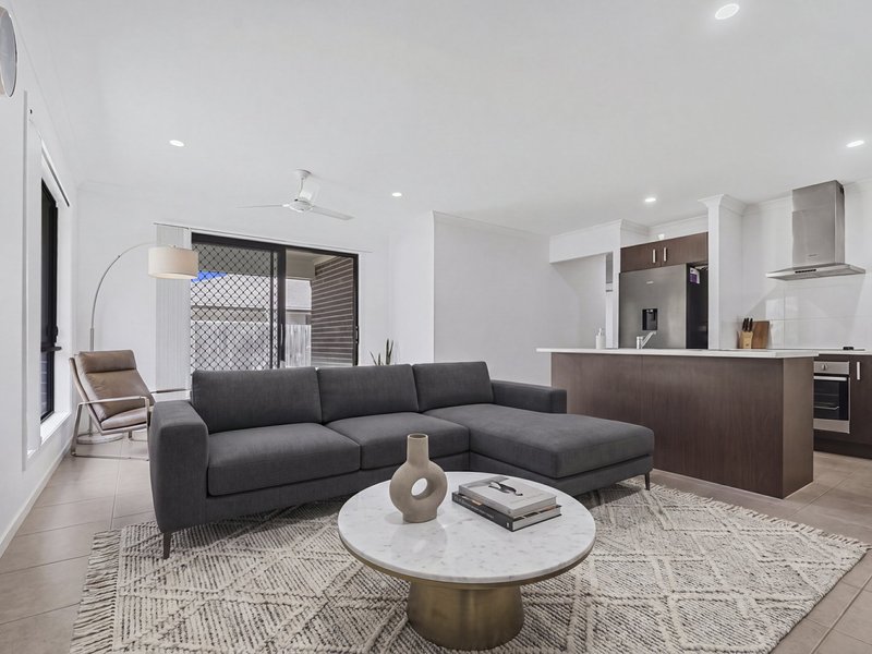 Photo - 115 Lakeside Crescent, Ningi QLD 4511 - Image 5