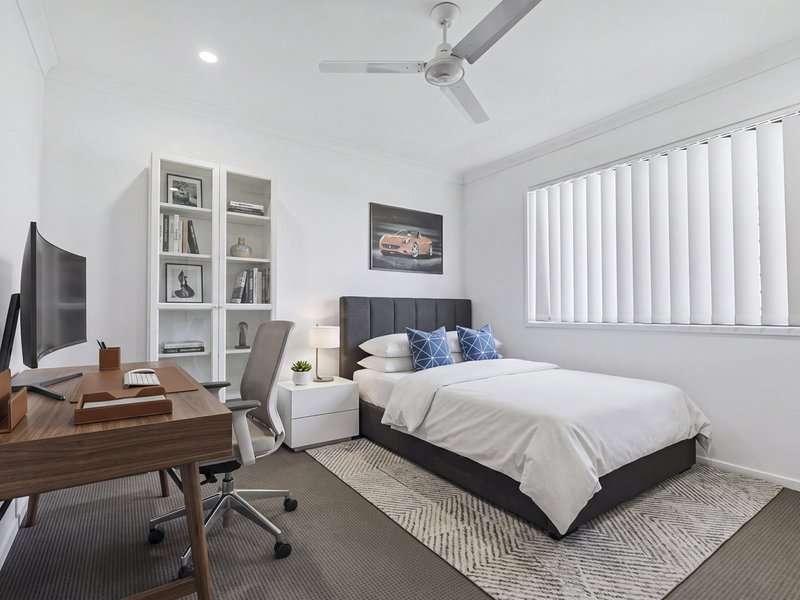 Photo - 115 Lakeside Crescent, Ningi QLD 4511 - Image 8