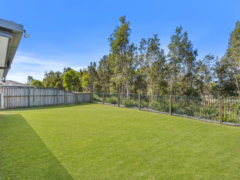 Photo - 115 Lakeside Crescent, Ningi QLD 4511 - Image 12