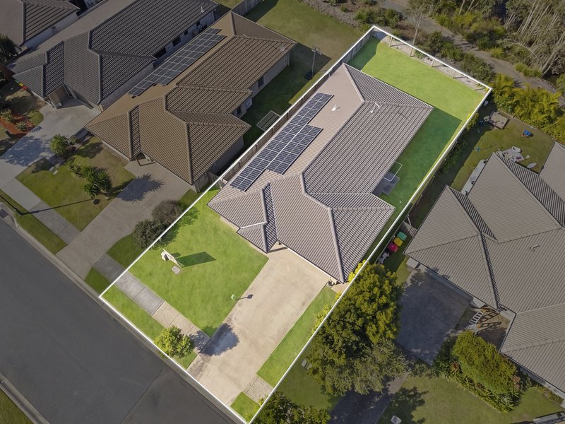 Photo - 115 Lakeside Crescent, Ningi QLD 4511 - Image 15