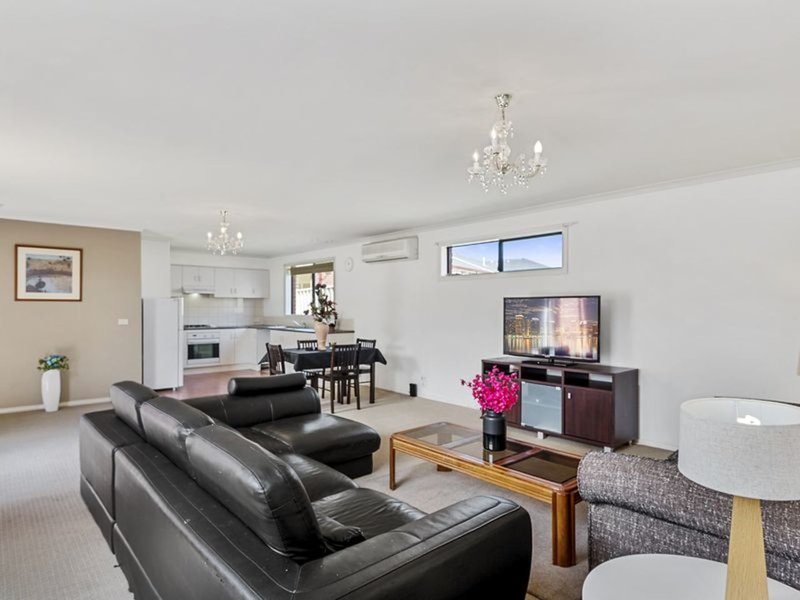 Photo - 115 Lennon Boulevard, Point Cook VIC 3030 - Image 16