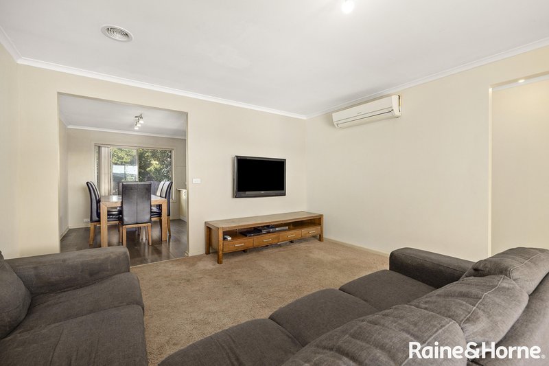 Photo - 1/15 Mallee Crescent, Queanbeyan NSW 2620 - Image 2